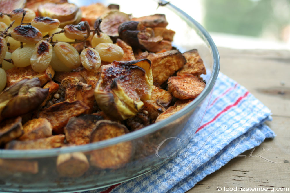 Buckwheat casserole with roasted figs and grapes